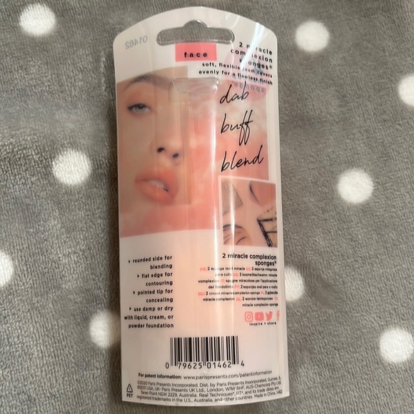 Real Techniques Sponges 2 pieces - Picture 3 of 3